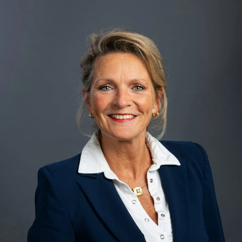 Angelique Aerts, werkvoorbereiding en planning reklame Arton